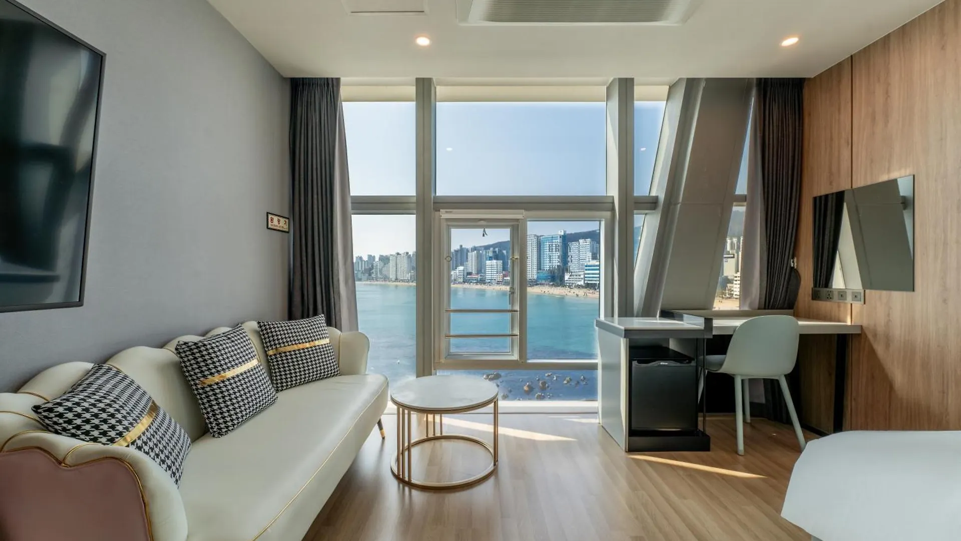 Gray 193 Hotel Busan