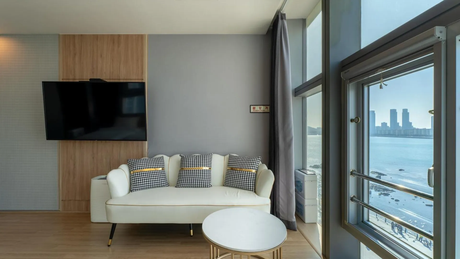 Gray 193 Hotel Busan